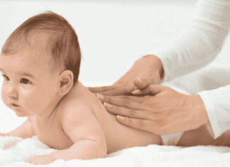 O Poder do Toque na Massagem para Bebês A massagem para bebês é muito importante para a saúde dos pequenos. Uma vez que, o toque tem o poder de tranquilizar o bebê, além de promover uma maior conexão e comunicação entre mãe e filho.