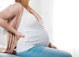 Dor Lombar na gravidez – O que fazer? Nesse artigo, discutiremos as causas da dor lombar na gravidez, como ela afeta a vida das gestantes e, o mais importante, como aliviar essa dor de maneira eficaz e segura. Dessa forma, se você está grávida e sofre de dor lombar, continue lendo para encontrar dicas práticas e informações valiosas que podem fazer toda a diferença no seu bem-estar.