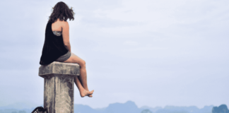 Gravidez Silenciosa: O Mistério da Gestação Invisível Imagine descobrir que está grávida apenas no final da gestação ou até mesmo no momento do parto. Parece improvável? No entanto, para algumas mulheres, essa é uma realidade. Este fenômeno, conhecido como gravidez silenciosa ou gravidez críptica, desafia nossa compreensão convencional sobre os sinais da gestação.