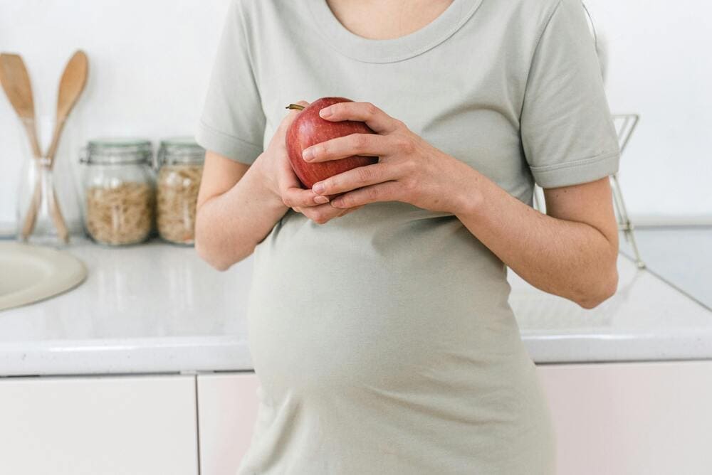  Prefira opções naturais, como frutas, para satisfazer a vontade de doces.